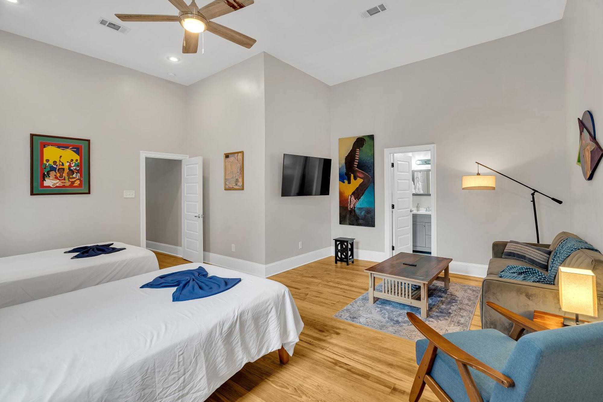 The Toussaint House Of Midcity Enjoy Holiday home *